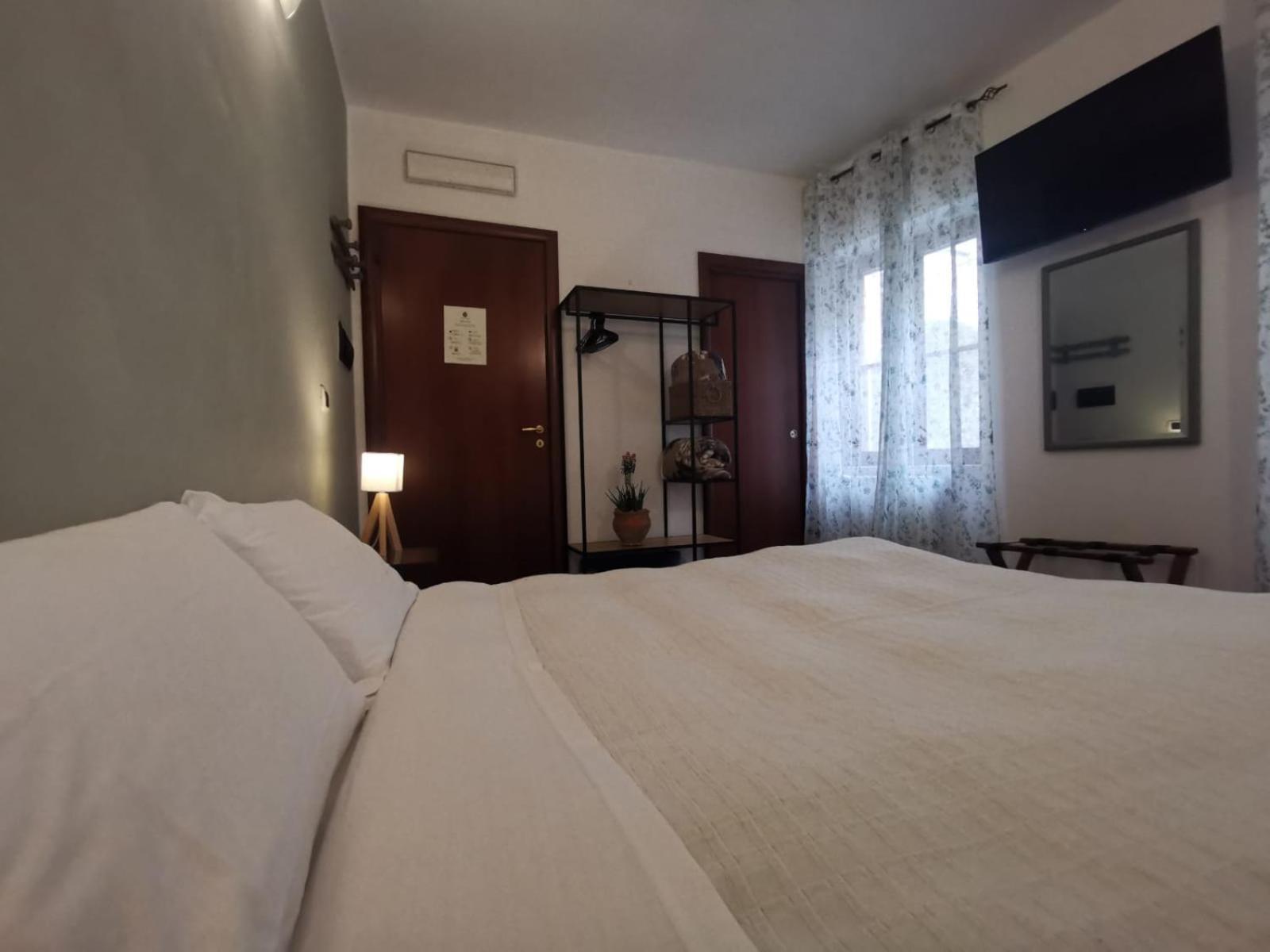 Locanda Dell'Arcangelo Rocca Massima Luaran gambar